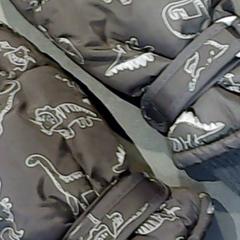 إكسسوارات الملابس، كما تم الإبلاغ عنه بواسطة SnowWorld Landgraaf عبر iLost