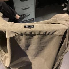 Manta Blouse, como reportado por Poppodium 013 utilizando o iLost