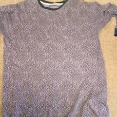 Blouse, T-shirt & Pyjama shirt, zoals gemeld door Van der Valk Hotel Sneek met iLost