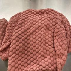 Pulóver, amint azt IKEA Brno az iLost segítségével jelentette.