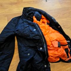 Veste, a été signalé par GVB utilisant iLost