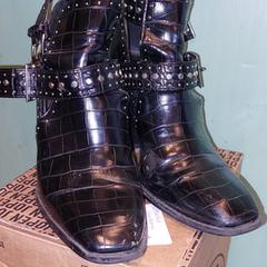 Damesschoenen, come riportato a iLost