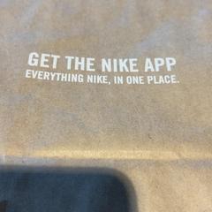 Aankoop nike nike، كما تم الإبلاغ عنه بواسطة Designer Outlet Roermond عبر iLost