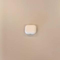 Hörlur, rapporterat av Regio Antwerpen - Brussel med iLost