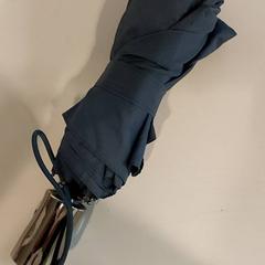 우산 Donkerblauw, iLost를 사용하여 Regio West-Vlaanderen에 보고됨