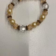 ブレスレット がiLostで IKEA神戸 によって報告されました