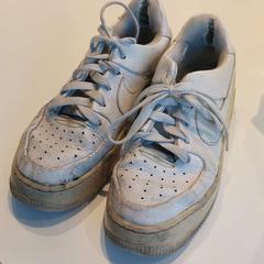 Buty Nike Trainers, zgłoszono przez TU/e - Receptie Flux przy użyciu iLost