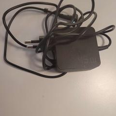 Nabíječka notebooku Asus, jak nahlášeno Padualaan 99 pomocí iLost