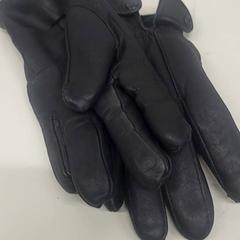 手袋 がiLostで Transdev Gooi en Vechtstreek によって報告されました