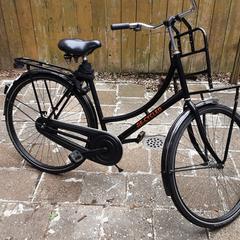 Zwarte damesfiets, merk Re-cycled,, som rapporterats till iLost