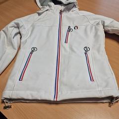 Bunda Wit, ako bolo nahlásené Gemeente Roermond pomocou iLost