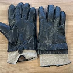 Handschoenen, segons ha informat Connexxion Amstelveen mitjançant iLost