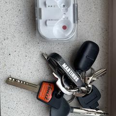 Sleutels en earpods doosje, iLost에 보고됨