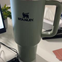 Vizesüveg b, amint azt Silver Sands Beach az iLost segítségével jelentette.