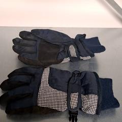 Luvas, como reportado por Keolis Lund utilizando o iLost