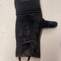 Rękawiczki, zgłoszono przez GVB przy użyciu iLost