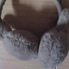 Fülvédők, amint azt Het Spoorwegmuseum az iLost segítségével jelentette.