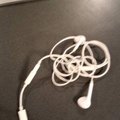 Earphone Wit, as reported by Breng Nijmegen using iLost