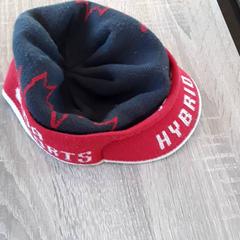 Gorro Grijs met rood, segundo informou EBS Tramplein usando iLost