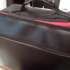 حقيبة سفر Zwart، كما تم الإبلاغ عنه بواسطة Qbuzz Fryslân عبر iLost