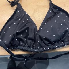 Top de bikini, segons ha informat Pathé Utrecht Leidsche Rijn mitjançant iLost