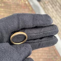 Ring met geel/groene strass steentjes (Melano), ha sido reportado a iLost