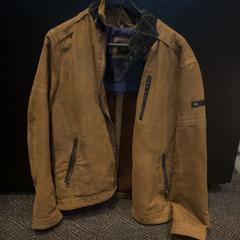 Jaqueta, segons ha informat Van der Valk Hotel Utrecht mitjançant iLost