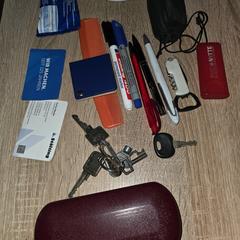 Schwarzer Rucksack, amint azt az iLostnak jelentették.