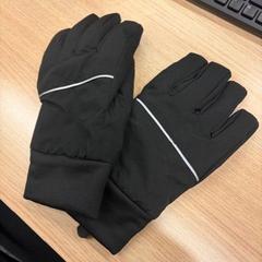 Rękawiczki Zwart, zgłoszono przez Feyenoord Rotterdam przy użyciu iLost