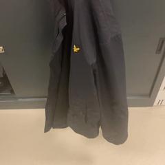 Jakke Lyle en Scott jas, som rapportert av Pathé Ypenburg ved bruk av iLost