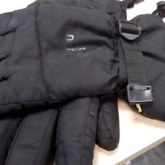 Guants Zwart, segons ha informat Qbuzz Fryslân mitjançant iLost