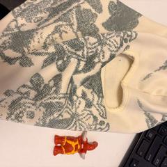 Hoed white, zoals gemeld door Ramada by Wyndham Amsterdam Airport Schiphol met iLost