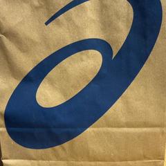 Aankoop asics purchase, iLost를 사용하여 Designer Outlet Roermond에 보고됨