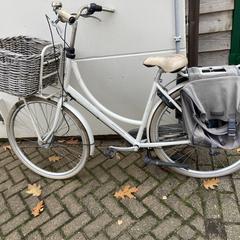 Fiets Batavus Dames Wit station Ermelo 31-10-25, som rapporterats till iLost