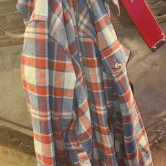 Jacke blue red white, gemeldet von Club Nyx/Exit Café über iLost