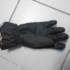 Kleding - Handschoen rechts zwart, zoals gemeld door Centraal magazijn met iLost