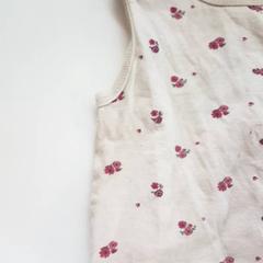 Baby clothing, as reported by Beeld & Geluid Hilversum using iLost