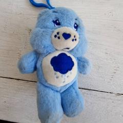 ぬいぐるみ Blauwe Care Bear がiLostで DierenPark Amersfoort によって報告されました