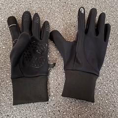 Kesztyű, amint azt Connexxion Amstelveen az iLost segítségével jelentette.