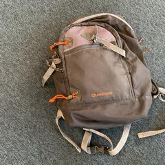 Mochila, como reportado por Breng Arnhem utilizando o iLost