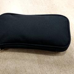 Vari - Etui zwart, come riportato da Centraal magazijn utilizzando iLost