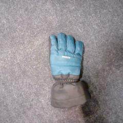 Luva wedze blauw, como reportado por SnowWorld Landgraaf utilizando o iLost