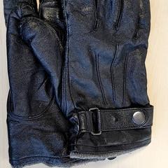 Guantes, ha sido reportado por Connexxion Haarlem IJmond con iLost