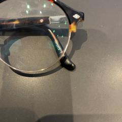 Glasses Bruin, as reported by Rotterdam Ahoy using iLost
