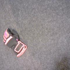 Luva, como reportado por SnowWorld Landgraaf utilizando o iLost