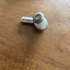 Oordopje JBL Live Pro 2-TWS zilver, som rapporterats till iLost