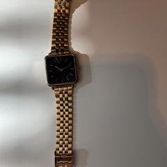 Eskumuturreko erlojua, gisa salatu by Gemeente Amsterdam - Bureau Gevonden Voorwerpen iLost erabiliz