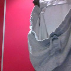 Rövid és póló, amint azt MEININGER Hotel Roma Termini az iLost segítségével jelentette.