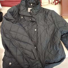 재킷 veste adulte noir, iLost를 사용하여 IKEA Liège에 보고됨