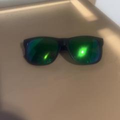 Gafas de sol, segundo informou Jaarbeurs usando iLost